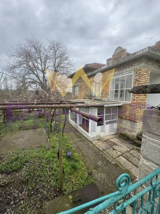 Продава КЪЩА, с. Есеница, област Варна, снимка 3 - Къщи - 54105080