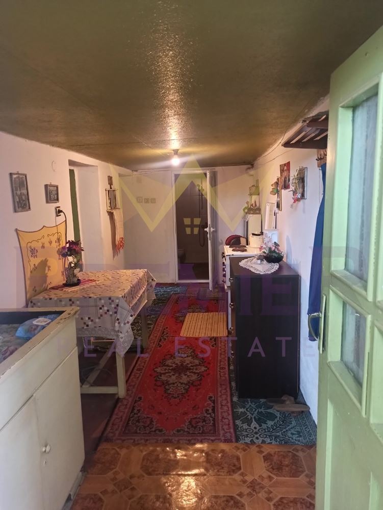 Продава КЪЩА, с. Есеница, област Варна, снимка 15 - Къщи - 54105080