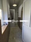Продава ЕТАЖ ОТ КЪЩА, град Шумен, Център • 245000 лв. • 81002941 — Holmes.bg