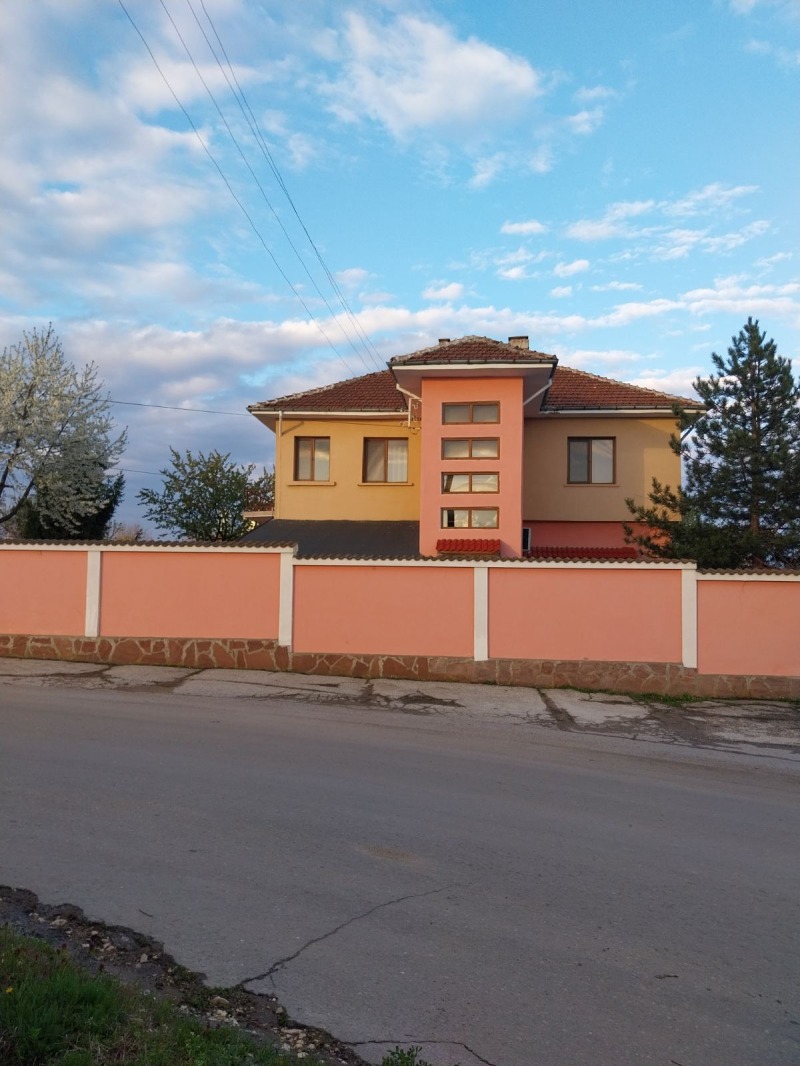 Продава КЪЩА, гр. Бяла, област Русе, снимка 2 - Къщи - 52949651