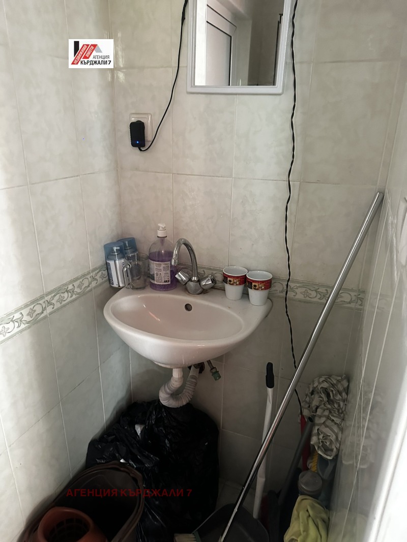 Продава МАГАЗИН, гр. Кърджали, Център, снимка 6 - Магазини - 53315240