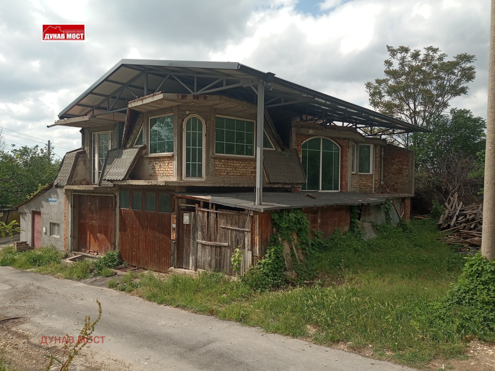 Продава КЪЩА, гр. Русе, Новата махала, снимка 2 - Къщи - 45535368