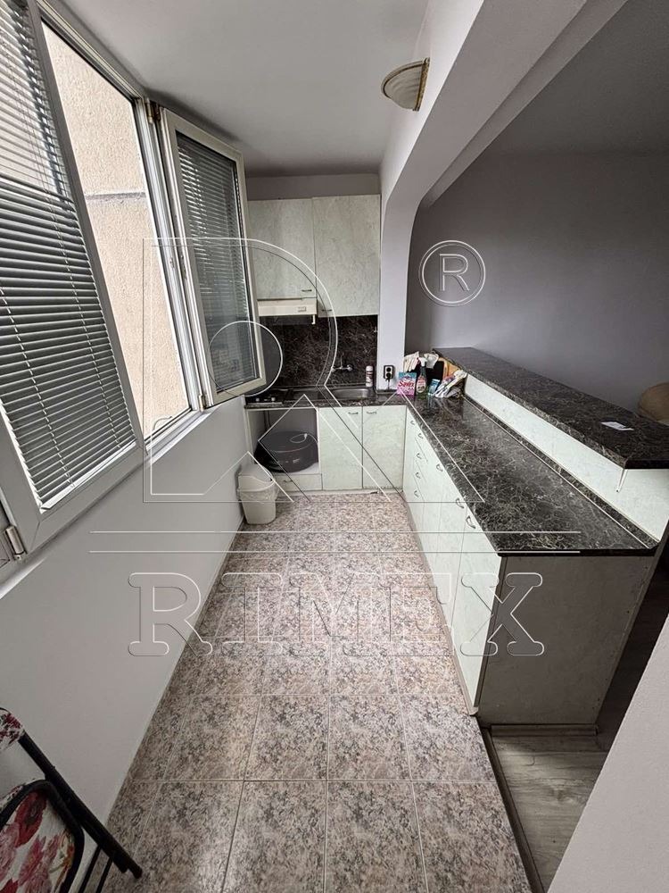 На продаж  1 спальня Пловдив , Изгрев , 48 кв.м | 36940148 - зображення [2]