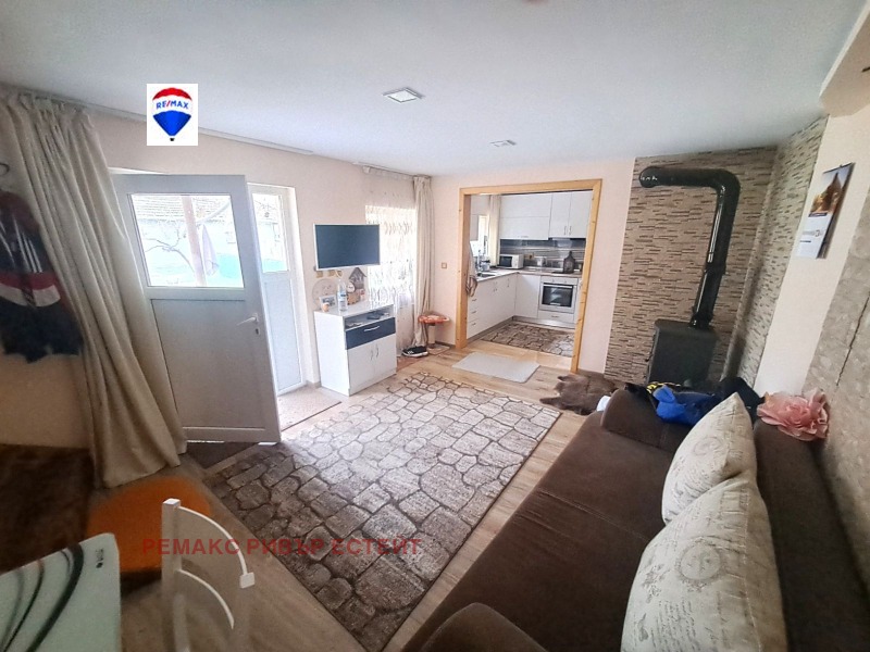 Продава КЪЩА, с. Бръшлен, област Русе, снимка 2 - Къщи - 53015620