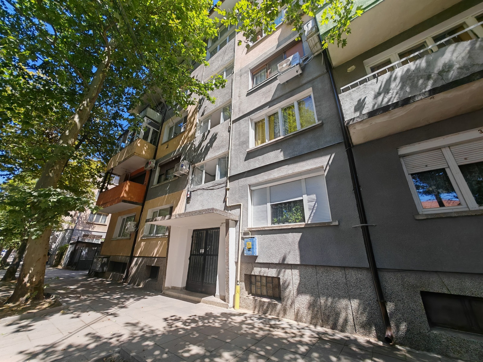 Продава 3-СТАЕН, гр. Монтана, Идеален център