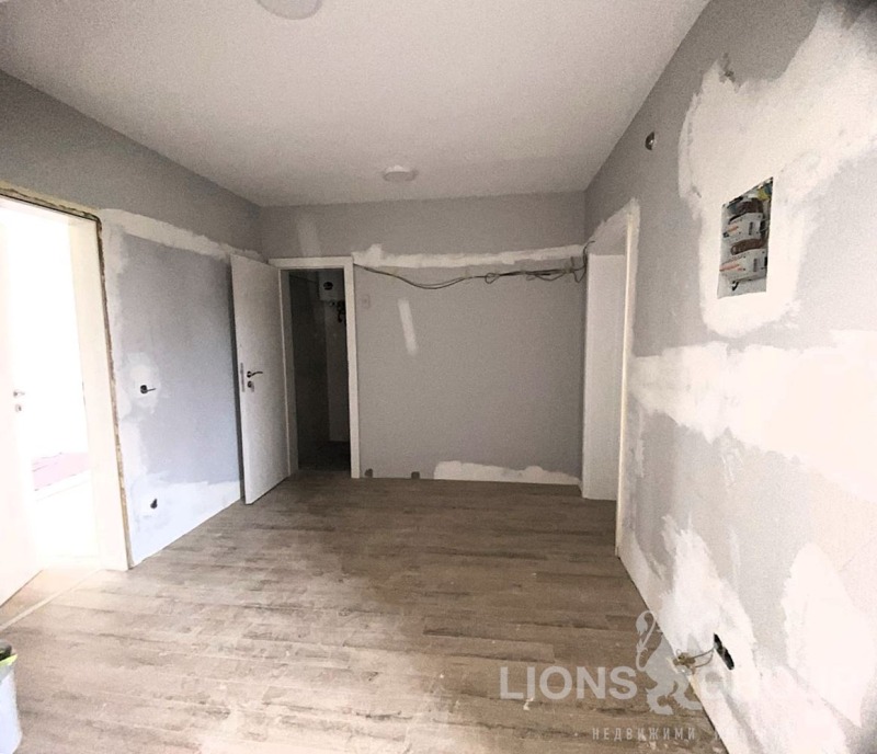 Продава 3-СТАЕН в град Варна, Гръцка махала - 140 кв.м / 239 500 € » 468 421.29 лв., ЛАЙЪНС ГРУП