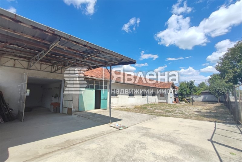 En venta  Edificio industrial región Plovdiv , Krumovo , 1170 metros cuadrados | 56759800