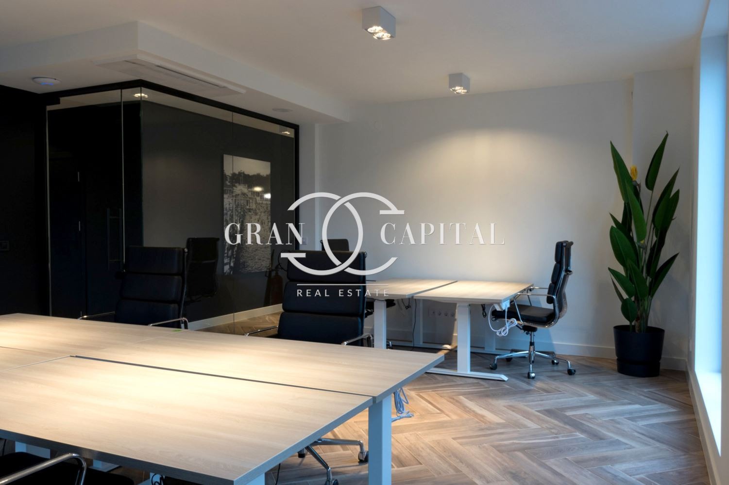 Продава ОФИС, гр. Варна, Център, снимка 2 - Офиси - 56058520