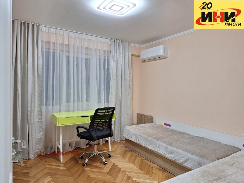 Продава 3-СТАЕН, гр. Русе, Възраждане, снимка 10 - Апартаменти - 52710685