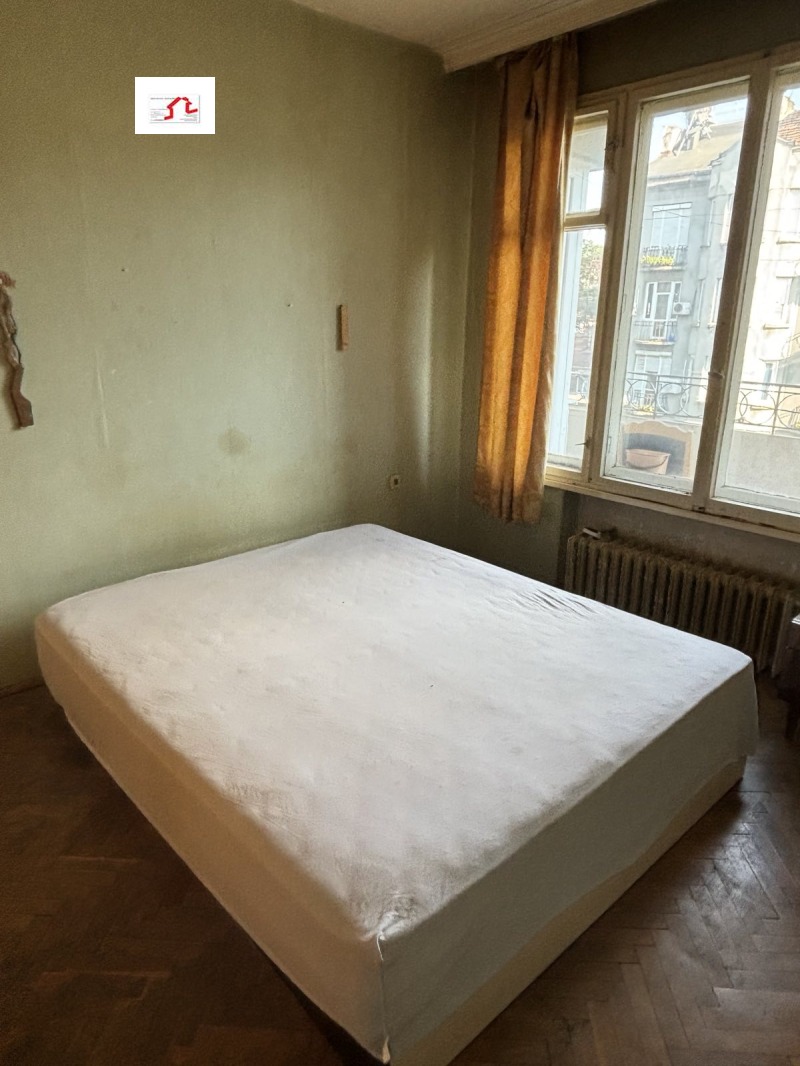 De vânzare  3 dormitoare Sofia , Țentâr , 118 mp | 70901612 - imagine [7]