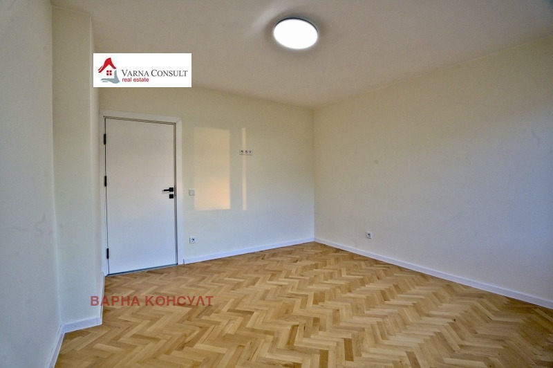 Продава  4-стаен град Варна , Лятно кино Тракия , 120 кв.м | 43723812 - изображение [6]