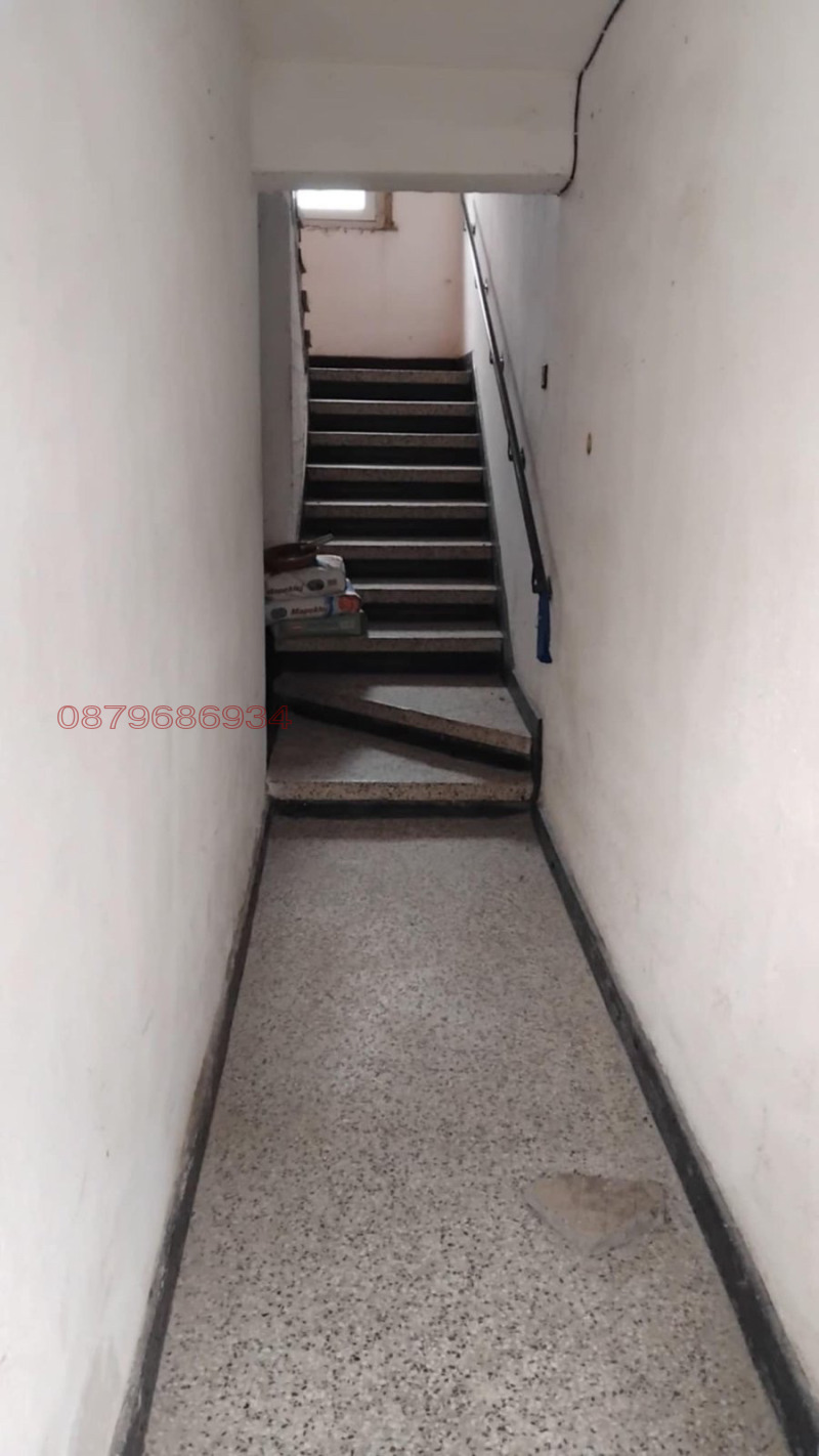 Продава ЕТАЖ ОТ КЪЩА, гр. Вършец, област Монтана, снимка 13 - Етаж от къща - 53142639