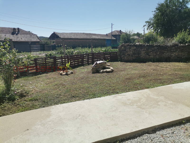 Продава КЪЩА, с. Долна Липница, област Велико Търново, снимка 5 - Къщи - 52781215