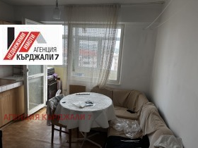 Продажба на двустайни апартаменти в град Кърджали - изображение 8 