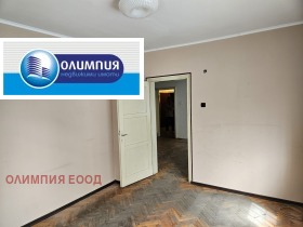 2 dormitoare Țentâr, Ruse 5