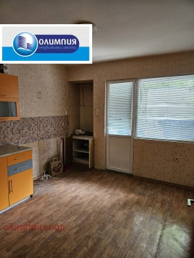2 dormitoare Țentâr, Ruse 1