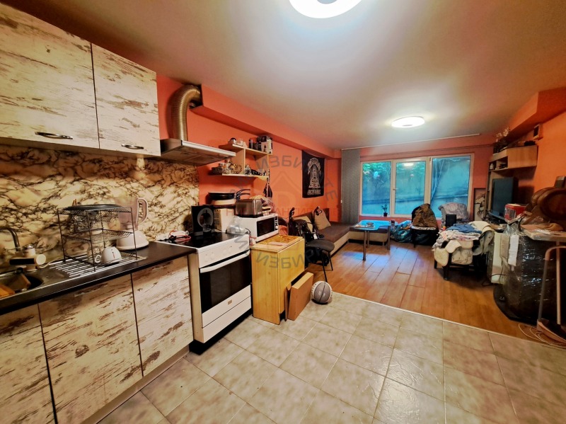 Продава  4-стаен град Варна , Погреби , 135 кв.м | 79357281