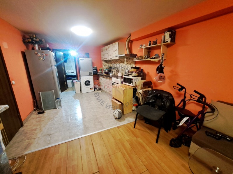 Продава  4-стаен град Варна , Погреби , 135 кв.м | 79357281 - изображение [2]