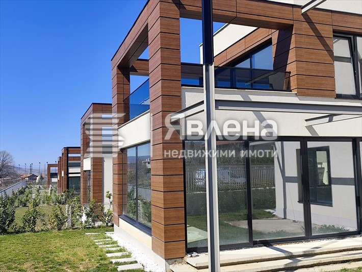Продава  Къща област Пловдив , с. Марково , 325 кв.м | 78441647 - изображение [2]
