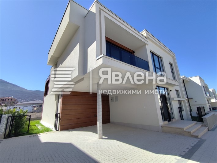 Продава  Къща област Пловдив , с. Марково , 325 кв.м | 78441647