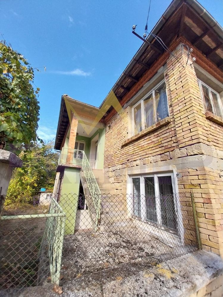 Продава КЪЩА, с. Петров дол, област Варна