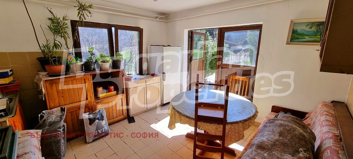 Продава КЪЩА, гр. София, с. Кокаляне, снимка 2 - Къщи - 56123230