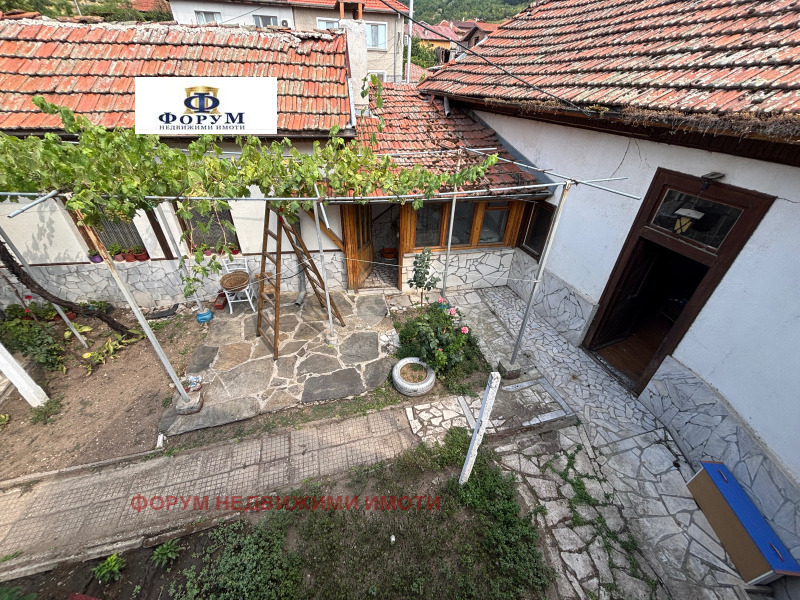 Продава КЪЩА, с. Устина, област Пловдив, снимка 12 - Къщи - 52521382