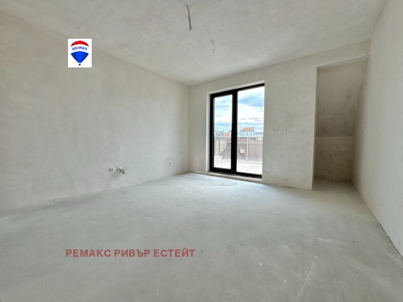 Продава АТЕЛИЕ, ТАВАН в град Русе, Широк център - 53 кв.м / 75 000 € » 146 687.25 лв., РЕМАКС РИВЪР ЕСТЕЙТ