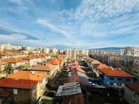 2 camere da letto Pliska, Montana 15