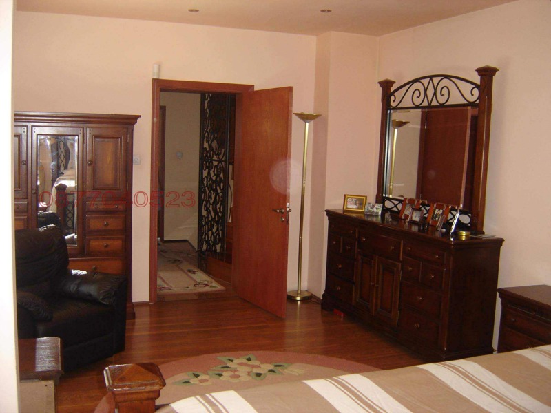 Продава КЪЩА, гр. Карлово, област Пловдив, снимка 6 - Къщи - 53048605