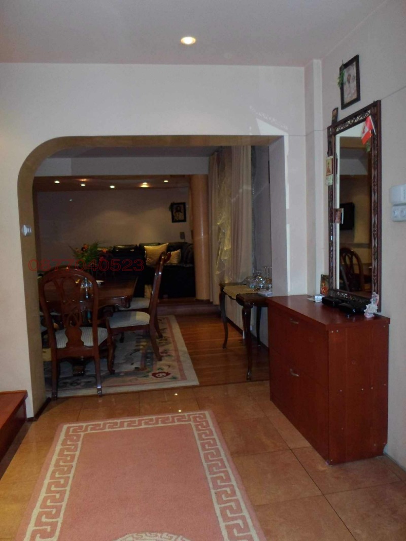 Продава КЪЩА, гр. Карлово, област Пловдив, снимка 3 - Къщи - 53048605