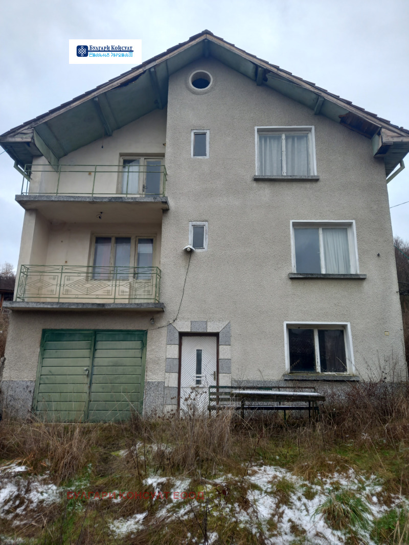 Продава КЪЩА, с. Мала Фуча, област Кюстендил