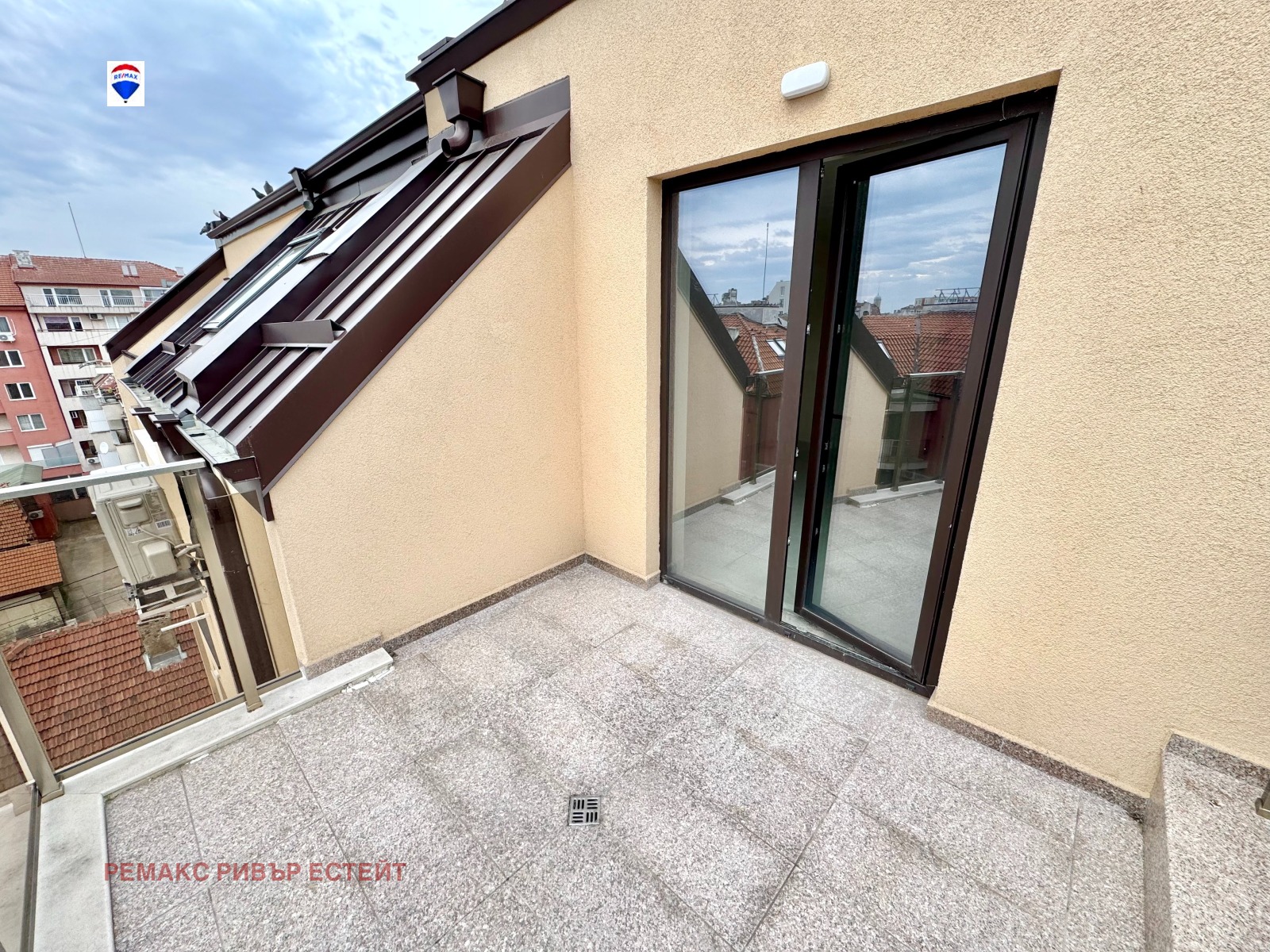 Продава АТЕЛИЕ, ТАВАН, гр. Русе, Широк център, снимка 3 - Апартаменти - 54119316