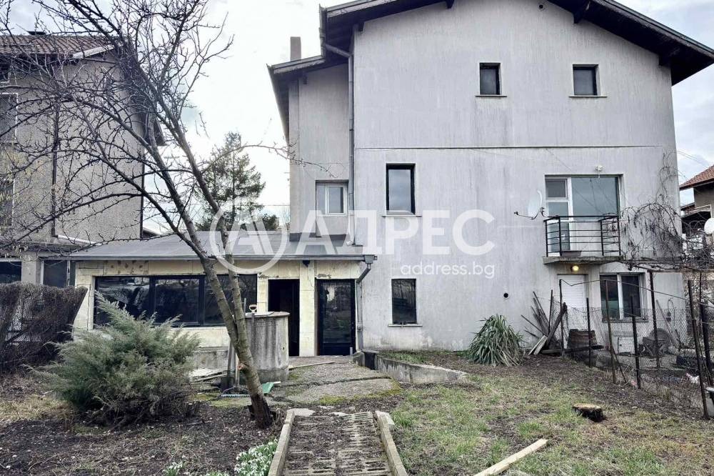 Продава КЪЩА, гр. София, Филиповци