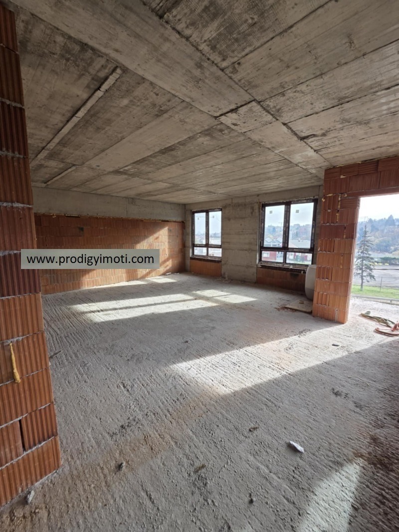 Продава МНОГОСТАЕН, гр. София, Карпузица, снимка 2 - Апартаменти - 52928083