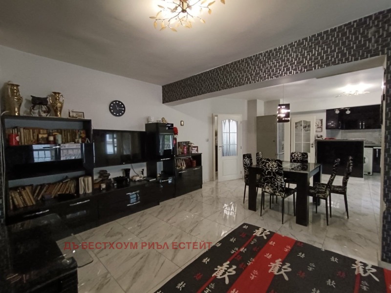 Продава  3-стаен град Варна , Лятно кино Тракия , 133 кв.м | 47817035