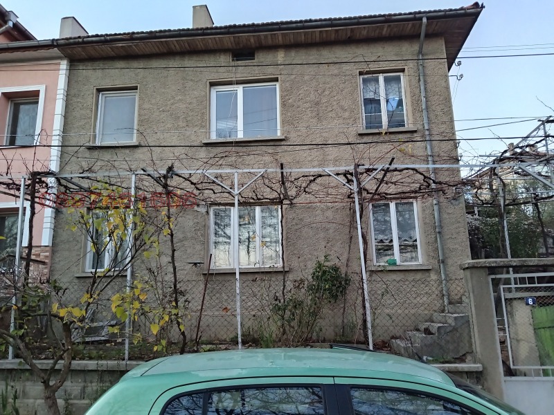 Продава КЪЩА, гр. Омуртаг, област Търговище