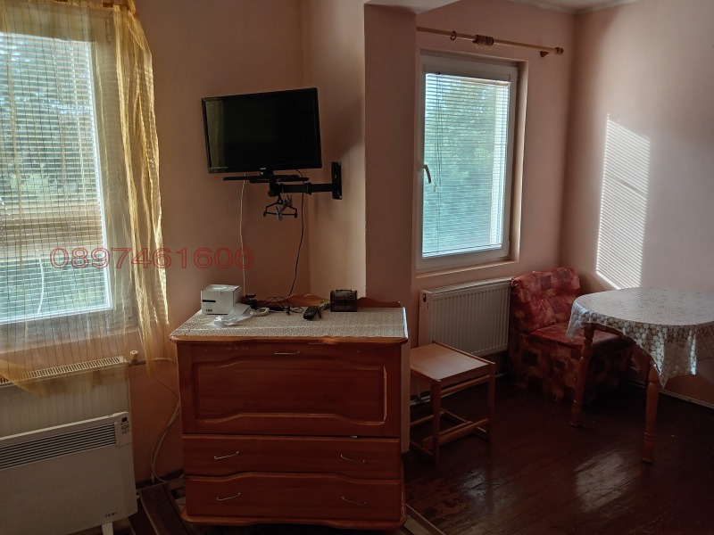 Продава КЪЩА, гр. Омуртаг, област Търговище, снимка 4 - Къщи - 53273013