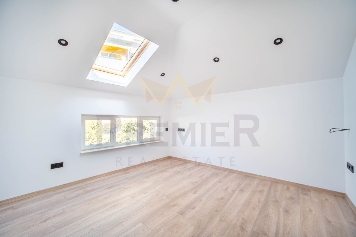 Продава 3-СТАЕН, гр. Варна, Гръцка махала, снимка 3 - Апартаменти - 54150026