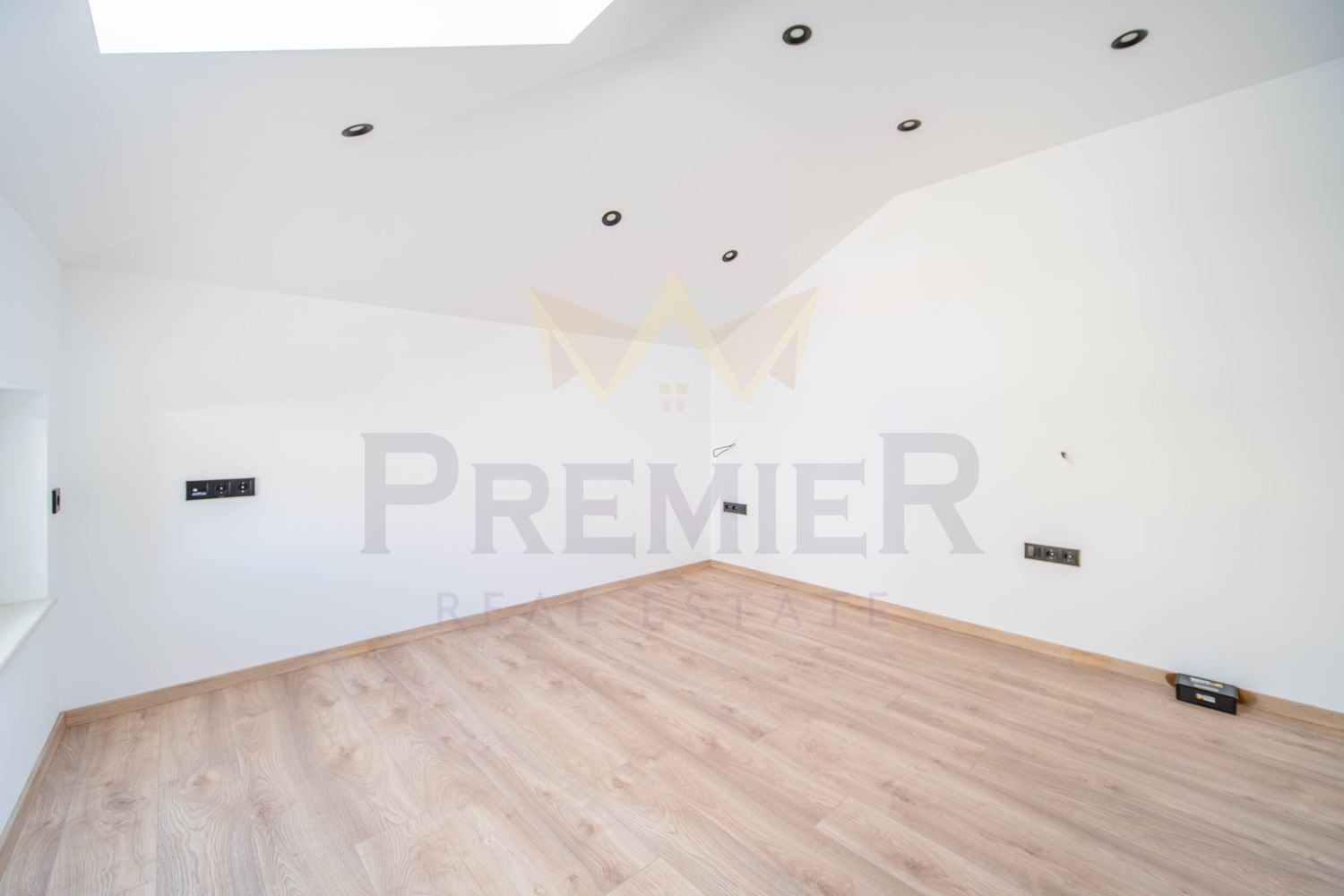 Продава 3-СТАЕН, гр. Варна, Гръцка махала, снимка 2 - Апартаменти - 54150026