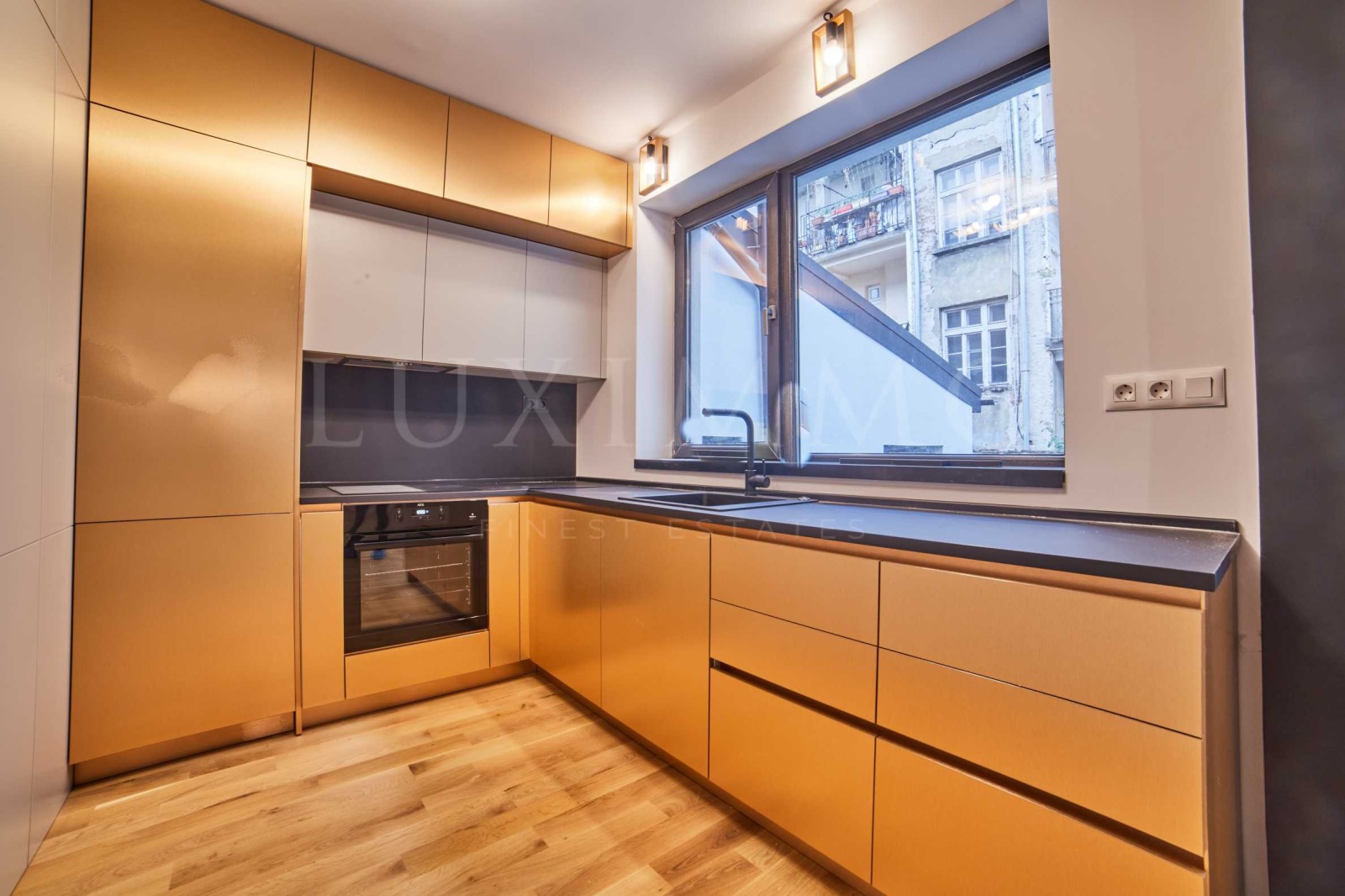 Продава КЪЩА, гр. София, Център, снимка 5 - Къщи - 54454924