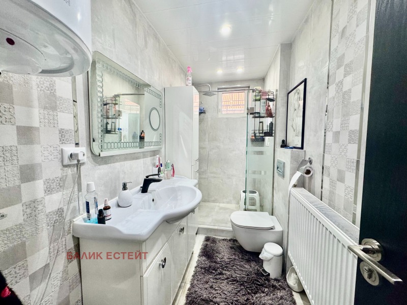 Продава КЪЩА, гр. Добрич, Христо Ботев, снимка 7 - Къщи - 52157107