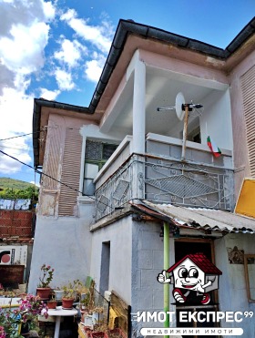 Продажба на имоти в с. Червен, област Пловдив - изображение 2 