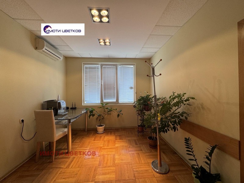 Продаја  Канцеларија Враца , Центар , 140 м2 | 95788277