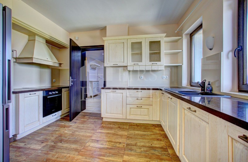 Продава КЪЩА, гр. София, с. Бистрица, снимка 3 - Къщи - 48800349