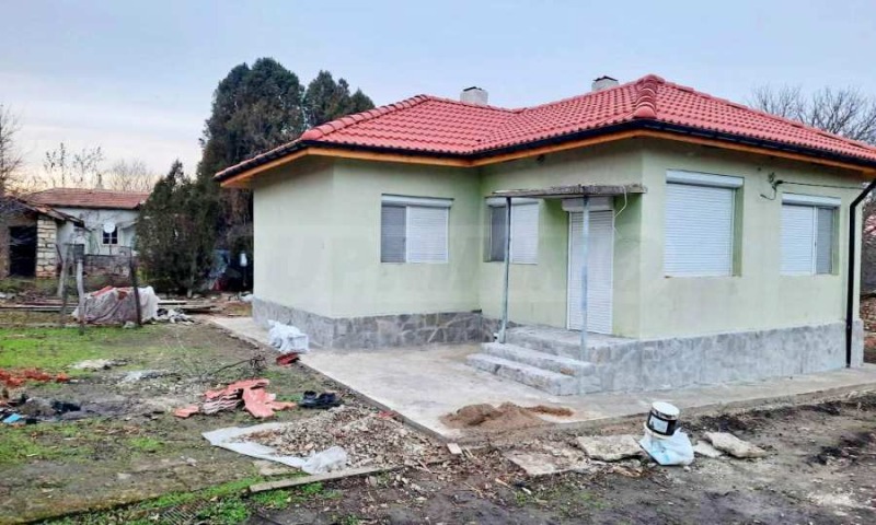 Продава КЪЩА, с. Василево, област Добрич, снимка 6 - Къщи - 53356592