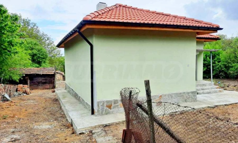 Продава КЪЩА, с. Василево, област Добрич, снимка 2 - Къщи - 53356592