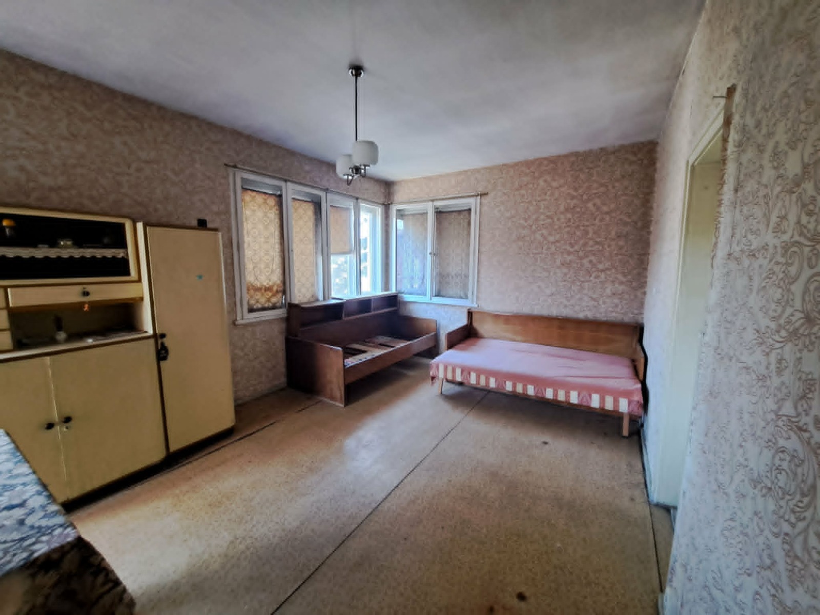 Продава ЕТАЖ ОТ КЪЩА, гр. Ямбол, Генерал Заимов, снимка 3 - Етаж от къща - 55144953