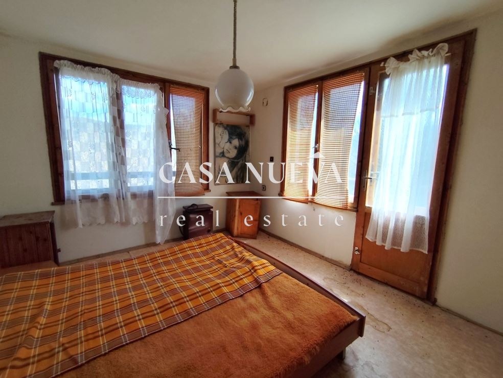 Продава КЪЩА, с. Реяновци, област Перник, снимка 9 - Къщи - 54259231