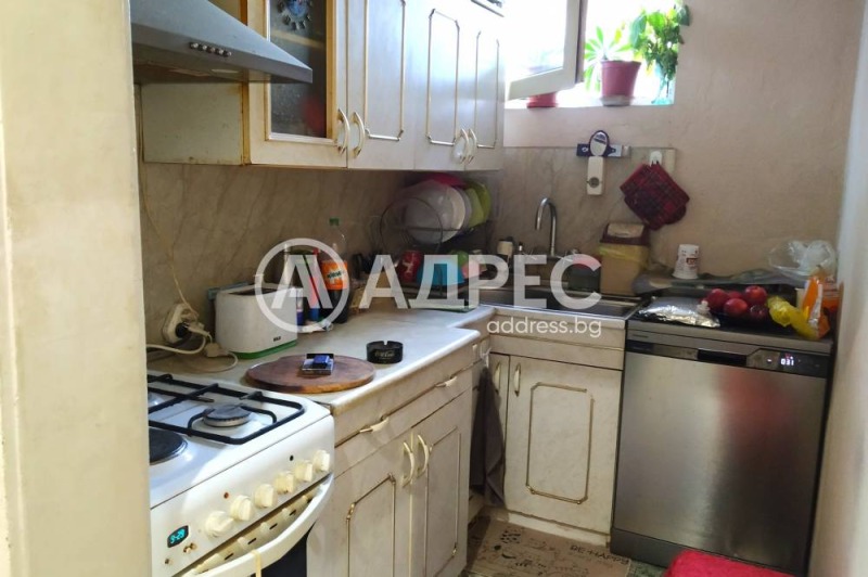 Продава ЕТАЖ ОТ КЪЩА, гр. Пловдив, Христо Смирненски, снимка 4 - Етаж от къща - 52440634